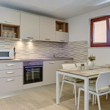 Apartments Jela Medulin