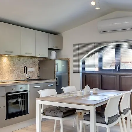 Apartament Jela *