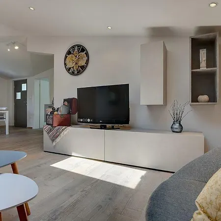 Villa Jela *