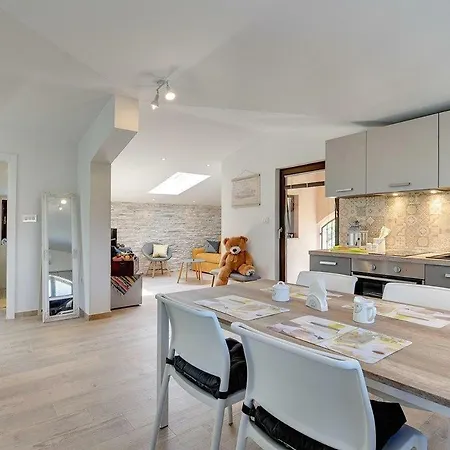 Apartments Jela