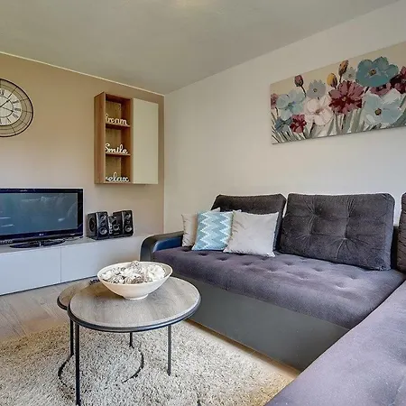 Apartments Jela