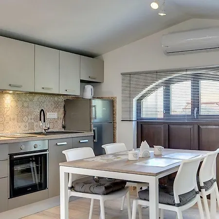Apartments Jela