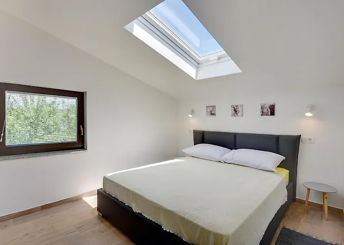 아파트 Apartments Jela 메덜린