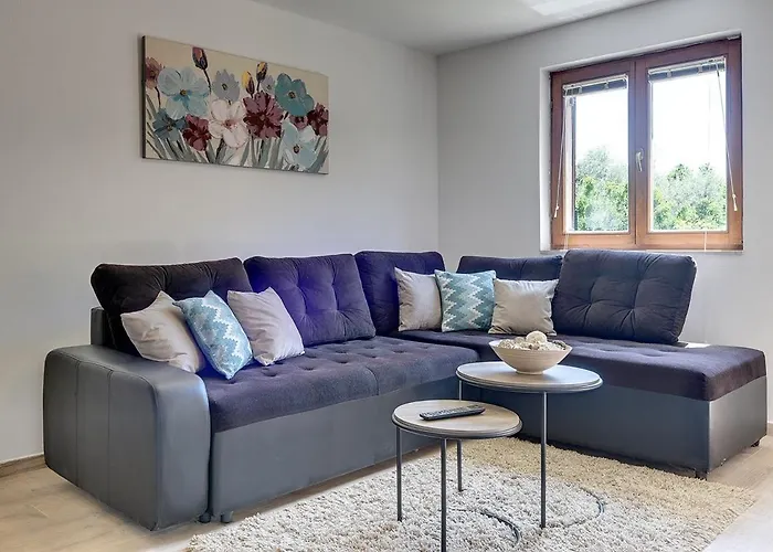 아파트 Apartments Jela