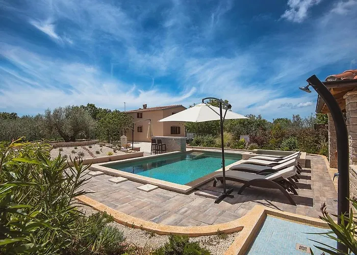 Apartments Jela 아파트 메덜린