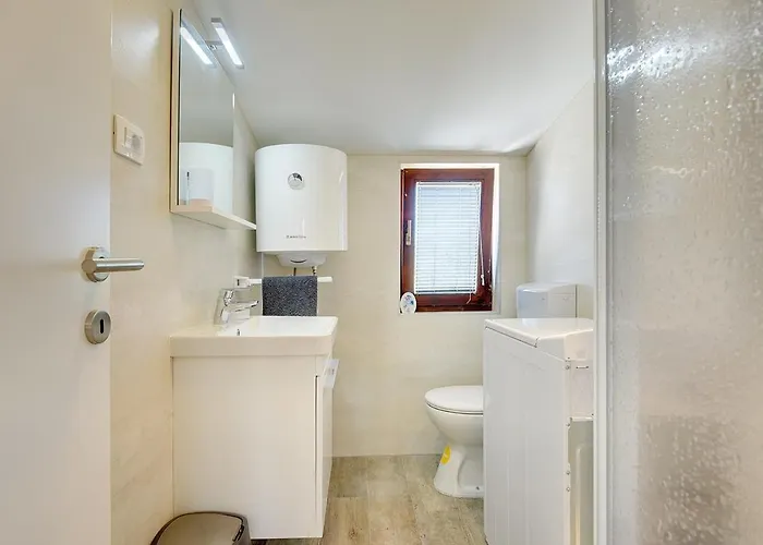 아파트 Apartments Jela