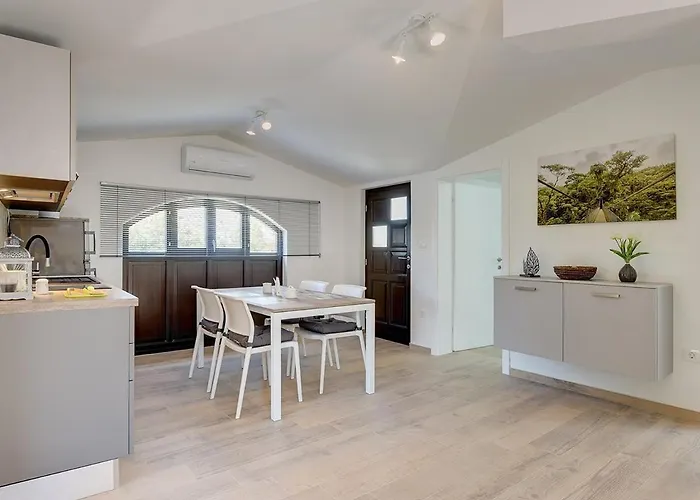 아파트 Apartments Jela