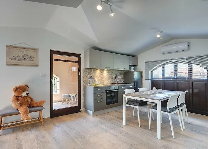 아파트 Apartments Jela