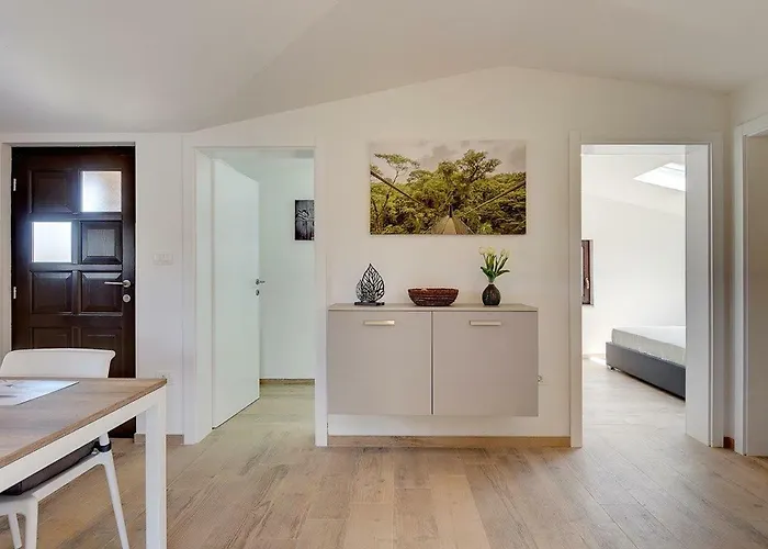 Apartments Jela 아파트